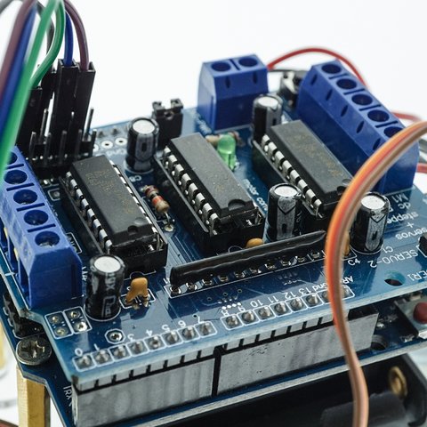Конструктор Arduino Робомашинка с датчиком для огибания препятствий + руководство пользователя Превью 2